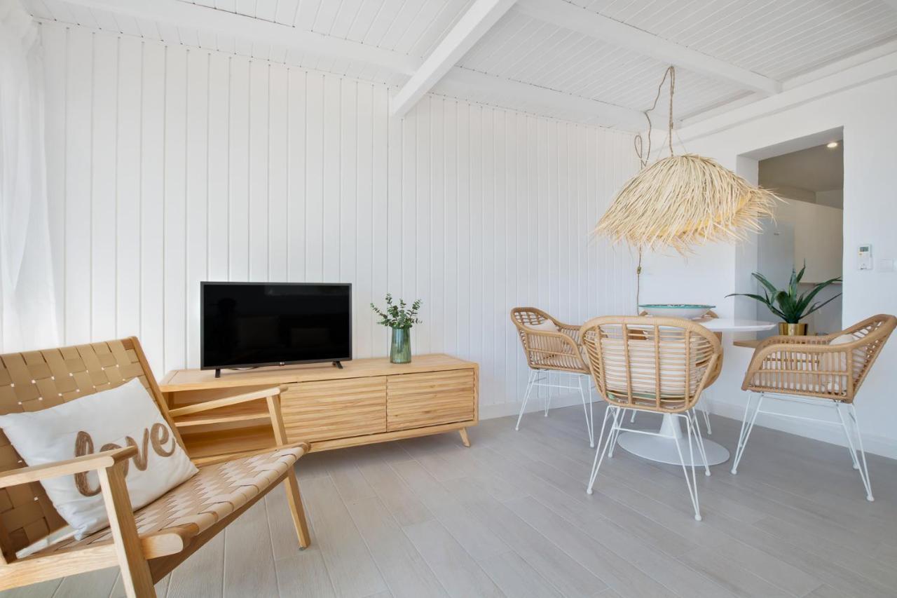 Casa De La Playa. Beach House With Magnificent Sea Malaga Luaran gambar